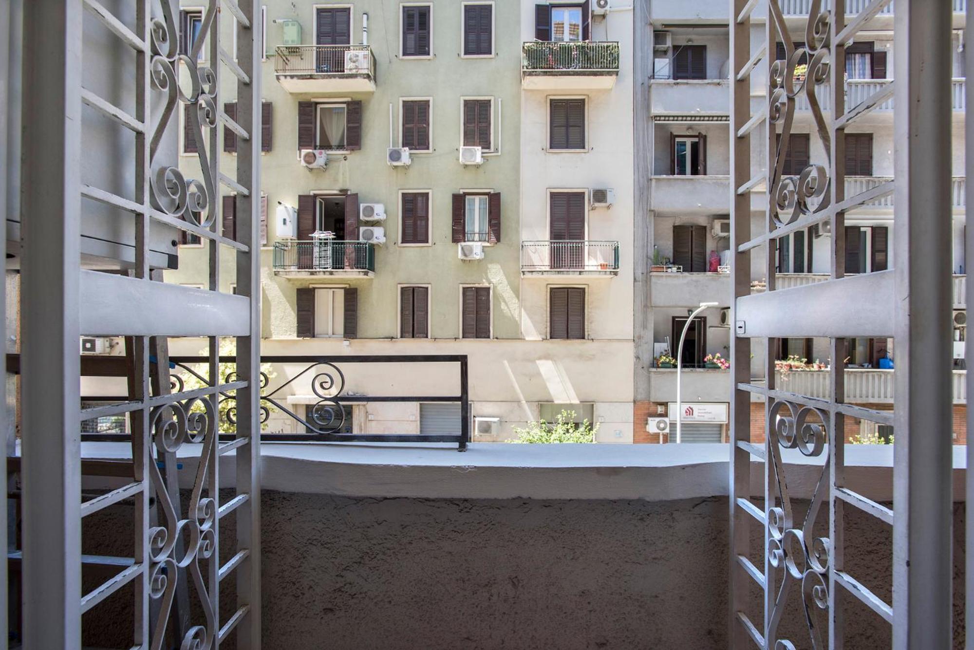 Appia Luxe - A Poche Fermate Del Centro Apartment Rome Exterior photo
